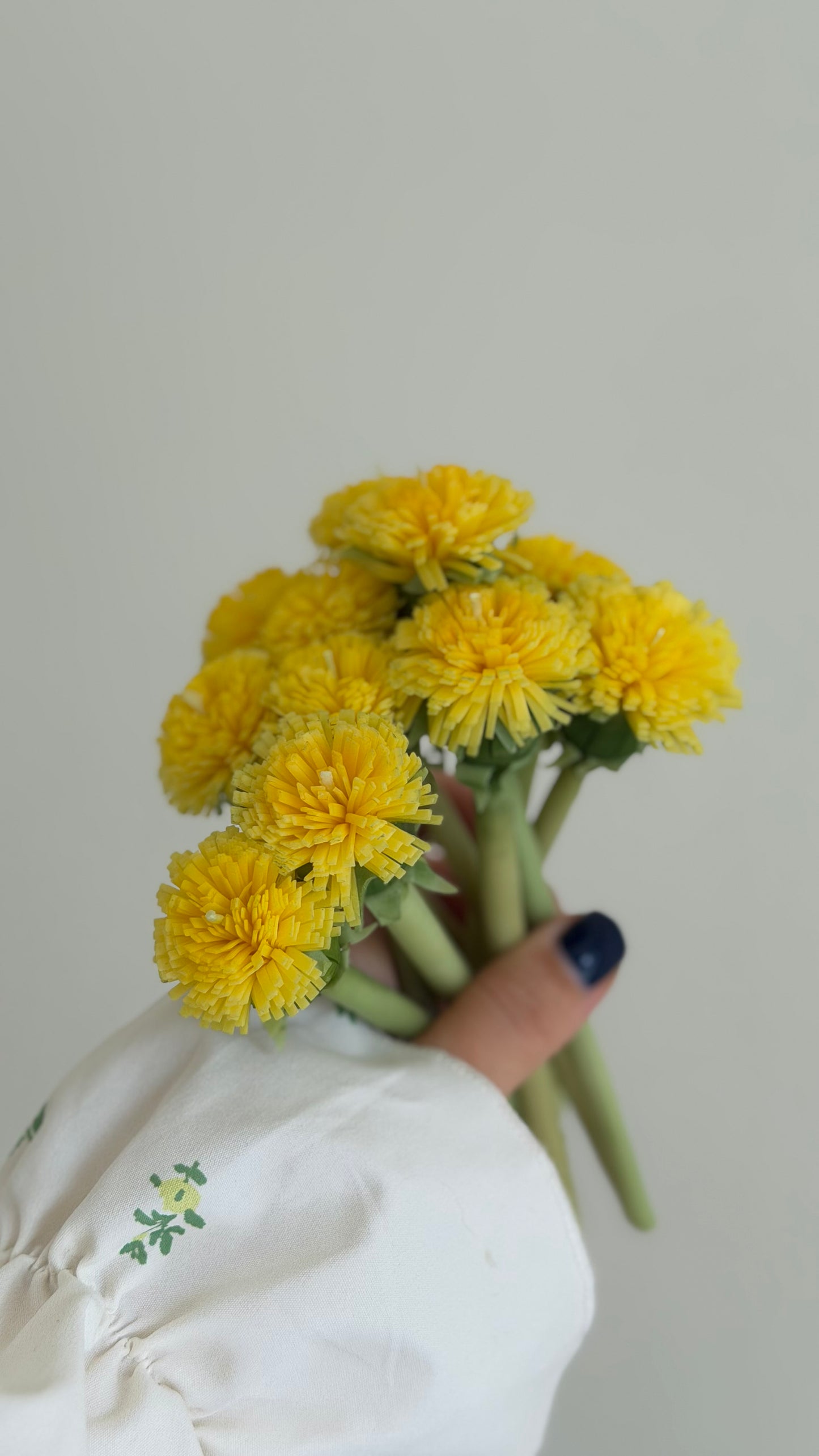 Dandelion Candle