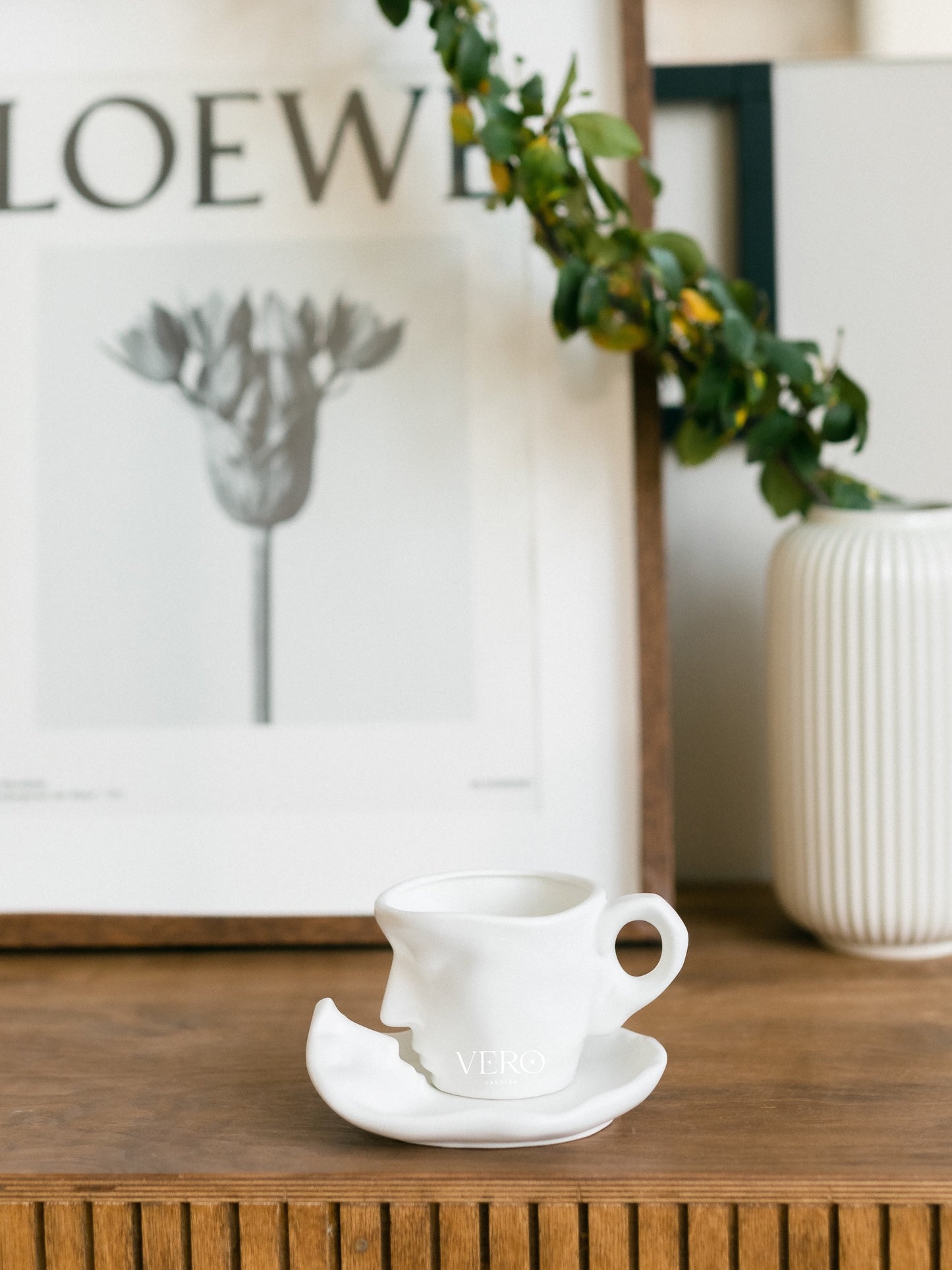 Blissful Kiss - Porcelain Tea Cup & Saucer Set