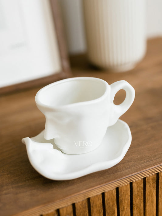 Blissful Kiss - Porcelain Tea Cup & Saucer Set
