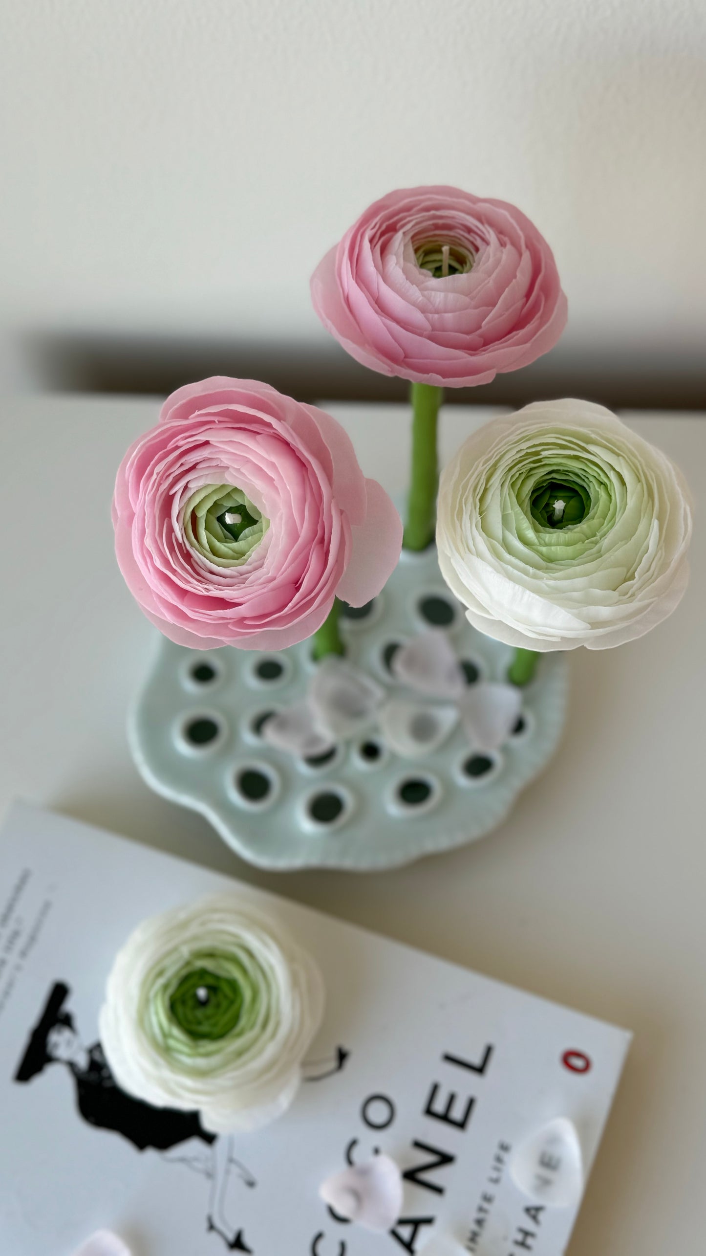 Artisan Ranunculus (With Stem)